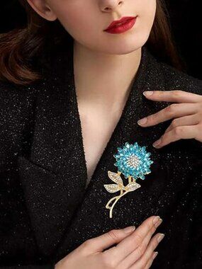 Large Crystal Sunflower Brooch Rhinestone Pin Classy Fashion Statement w Gold